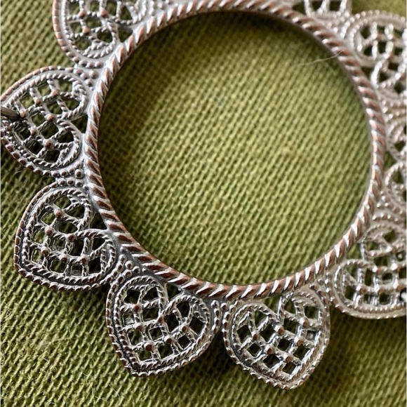 Sabika Sorbet, Y Drop necklace with medallion - Picture 6 of 7